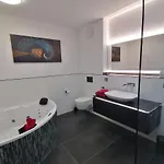 Excellence Juwel * كوتشيم